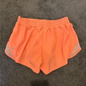 lululemon coral hotty hot 2.5” shorts